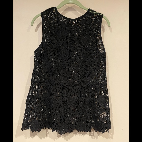 Cabi Peplum Lace Sleeveless Top with back zipper EUC - Picture 2 of 4